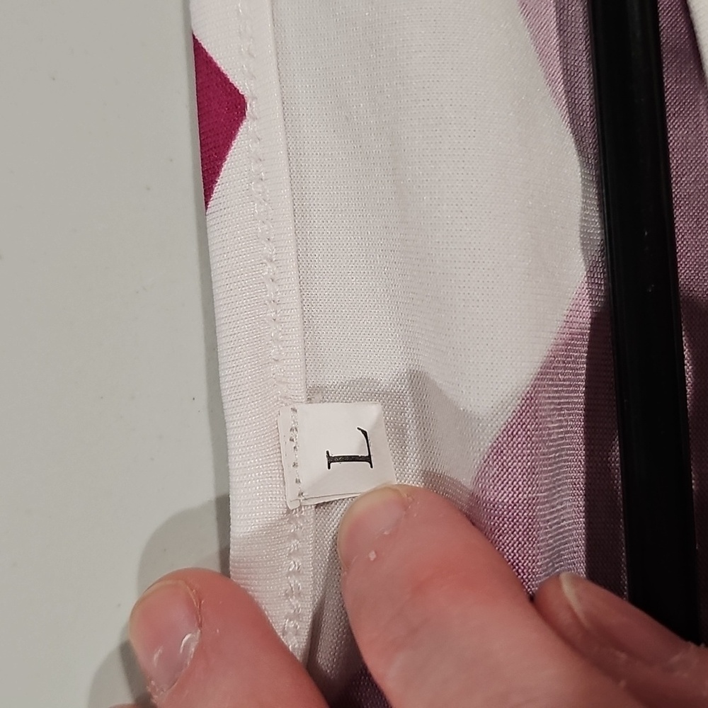 Chevron Patterned Top - Picture 3 of 3